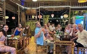 Hoanglong Riverside Homestay